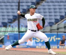 専大松戸の伊藤　投打に奮迅　第１０７回全国高校野球　千葉大会　第７日