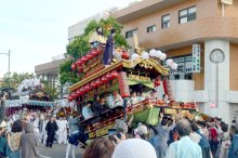 ７００人踊り盛り上げ　山車や屋形集結　９日、ヤッサ東金祭