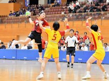準決勝でもらしさ発揮　ハンドボール・昭和学院　全国高校総体　第１５日