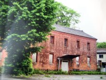 明治建築の陸軍武器庫　市川・国府台赤レンガ建物　「軍都」市川の歴史証人　【戦後８０年ちば　記憶宿る地を訪ねて】（１）　