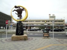 「狸ばやし」お出迎え　恋人の聖地、夕日スポット　木更津駅（内房線）　【駅から２ｋｍのおもしろ散歩　千葉地理学会】