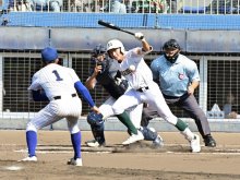 専大松戸３年ぶり２度目Ｖ　中央学院を６―１で下す　関東大会は１８日から山梨県で　第７８回秋季県高校野球　決勝
