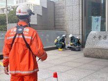千葉県庁ロビーに不審な液体の袋　検査の結果は水　一時出入り口付近閉鎖、特殊車両も出動　置かれた理由は不明