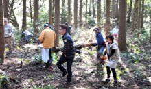 多古で１１月「お城開き」　並木城跡を清掃、ミニツアー　山城ガールむつみさん隊長に