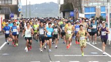 【動画あり】千倉路、９００人駆ける　南房総市ロードレース　暑さ対策、今年から１０月に