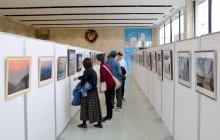 多彩な力作楽しんで　市原市写真連盟展始まる　過去最多９４人、２１５点　１１月１１日まで