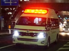【速報】松戸の路上に意識不明の男性、頭部から出血か　事件事故両面で捜査