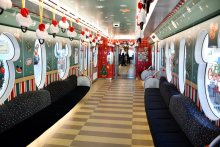 温かく心地いい空間を　ディズニー・クリスマス・ライナー運行中　【舞浜タイムズ１２月号】