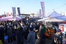 買って食べて豊かさ味わう　毎週日曜日の楽しみに　大原漁港「港の朝市」（いすみ）　【ふさの国探宝】