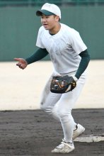 強い送球と正確性　真田陽向内野手　【聖地に挑む　専大松戸ナインいざ甲子園】