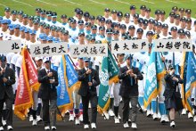 高貝主将「試合時のイメージ湧いた」　専大松戸ナイン堂々行進　春の選抜高校野球開幕　第３日の２１日、北照（北海道）と初戦