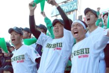 専大松戸８強　強豪撃破躍動に歓喜　「らしさ発揮」次戦もＧＯ　保護者や生徒ら声張り上げ　第９８回選抜高校野球大会