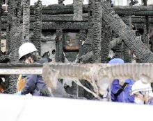 茂原で住宅全焼　焼け跡の女性遺体に刃物のようなもの刺さる　住人は２人か、ともに連絡取れず　千葉県警捜査