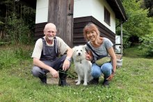 天然の蜂蜜提供したい　茂原の養蜂家・ティム・エスリッジさん（６３）、織本厚子さん（５９）　【ひと模様】