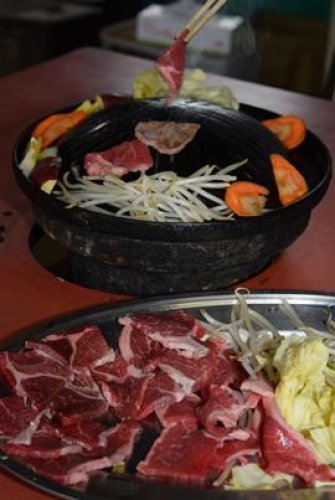 「元祖」掲げて創業４０年　秘伝のたれが相性抜群　緬羊会館（成田市）のジンギスカン料理　【わがまちご当地グルメ自慢】(５)