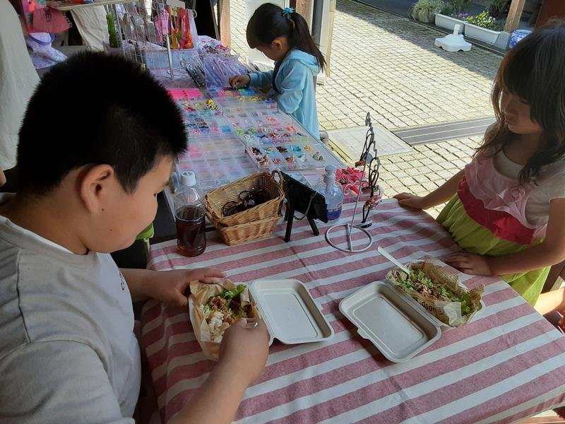 地元野菜を使ったランチを提供した「地域しあわせ食堂」＝銚子市

