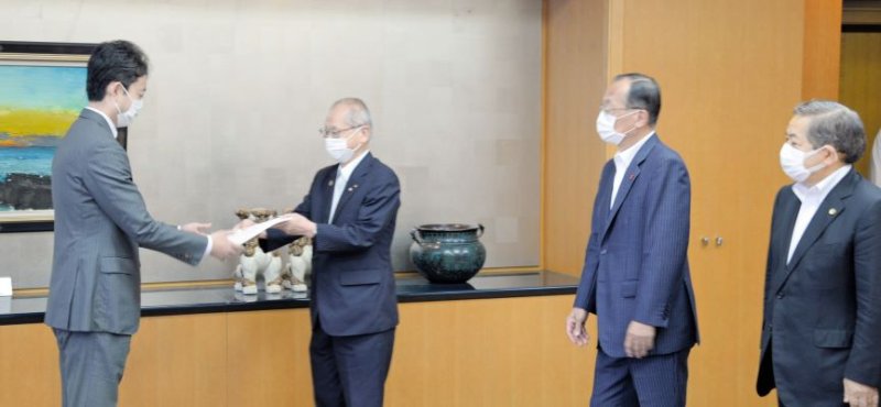 千葉県職員ボーナス　２年連続引き下げ勧告　月給は据え置き　県人事委員会