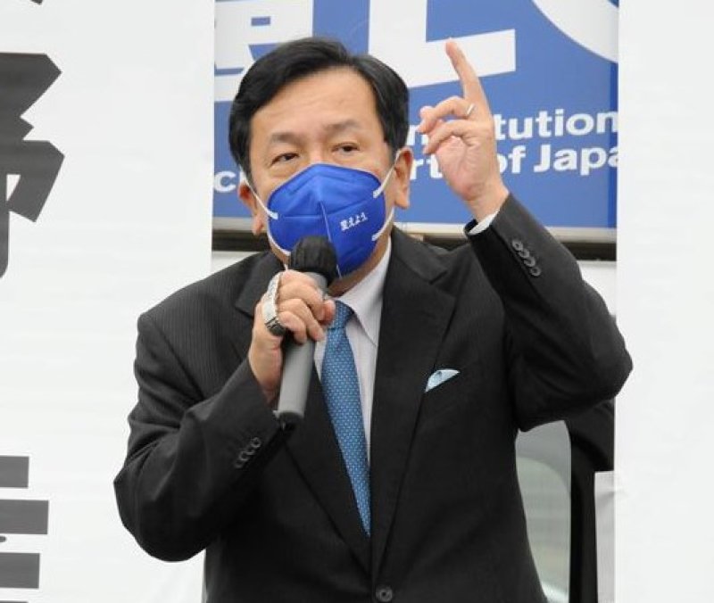市原市内で街頭演説する枝野幸男代表＝１６日午後