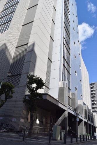 音楽ホールの“行く末”が注視される旧千葉市文化交流プラザ＝１８日、千葉市中央区
