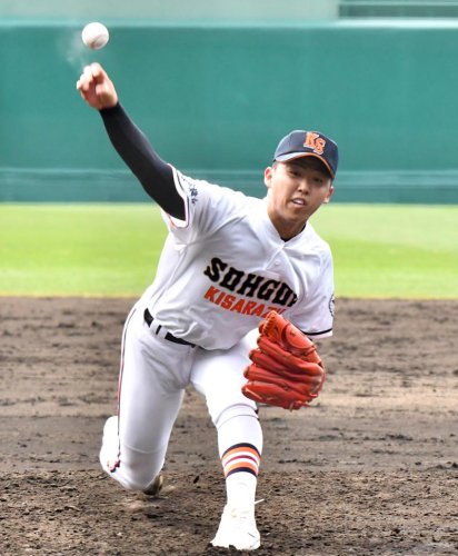 山梨学院―木更津総合　先発した木更津総合の越井＝甲子園