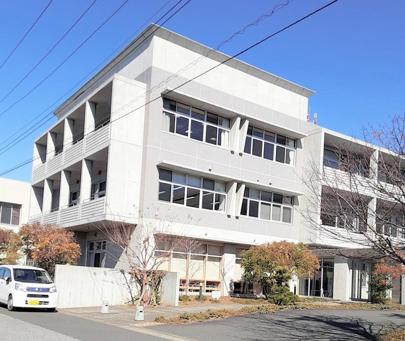 第三者委員会の設置が決まった木更津看護学院が入る建物＝２月、木更津市（画像の一部を修正しています）
