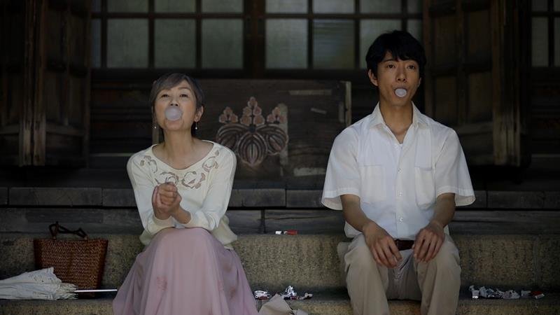 「メイド・イン・ヘヴン」から、木更津市の證誠寺で撮影された一場面。（Ｃ）かずさ映画製作委員会
