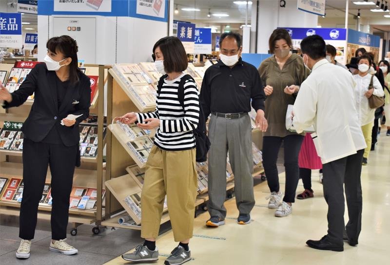 お中元商戦スタート　地元志向で千葉県産品充実　観光喚起へ成田参道特集も
