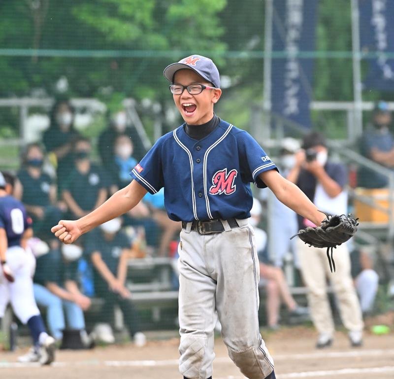 浦安ベイマリーンズ―西海ドラゴンズ　優勝投手の浦安ベイマリーンズ・藤本＝県総合ＳＣ
