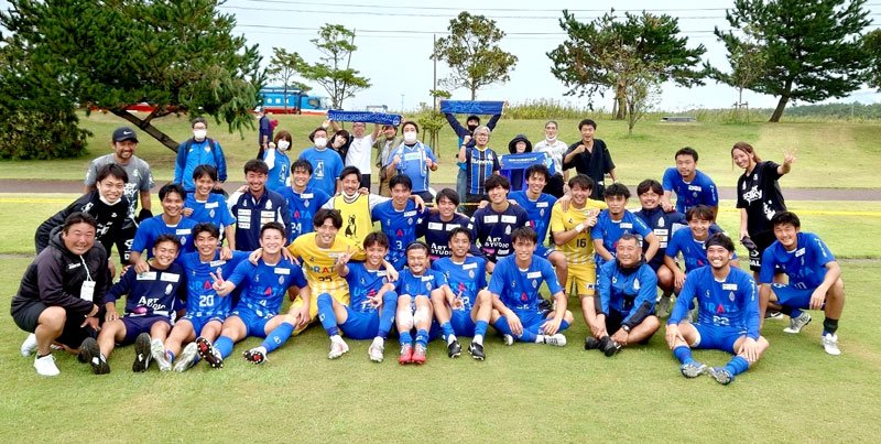 決勝進出を決めたブリオベッカ浦安＝鹿児島県志布志しおかぜ公園（クラブ提供）
