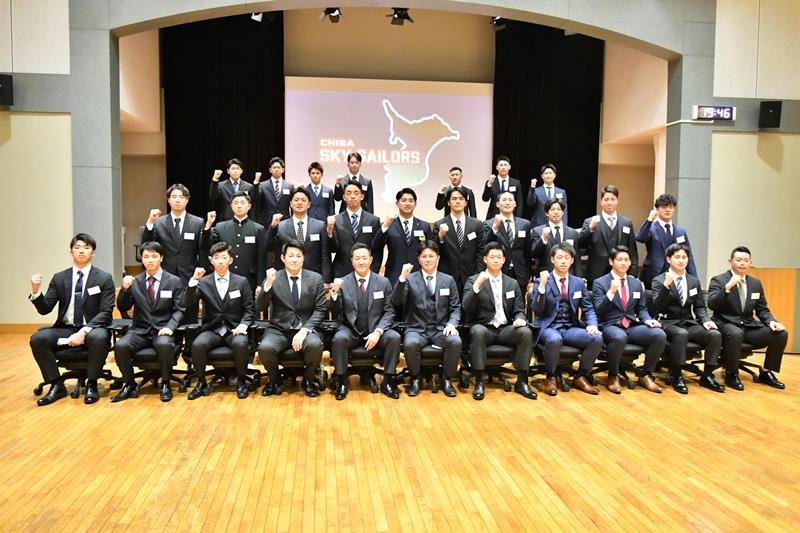設立記者会見を実施した千葉スカイセイラーズ＝船橋市
