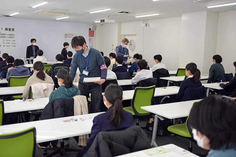 千葉大で２次試験始まる　受験生、緊張の表情で会場入り　前期５８００人挑む