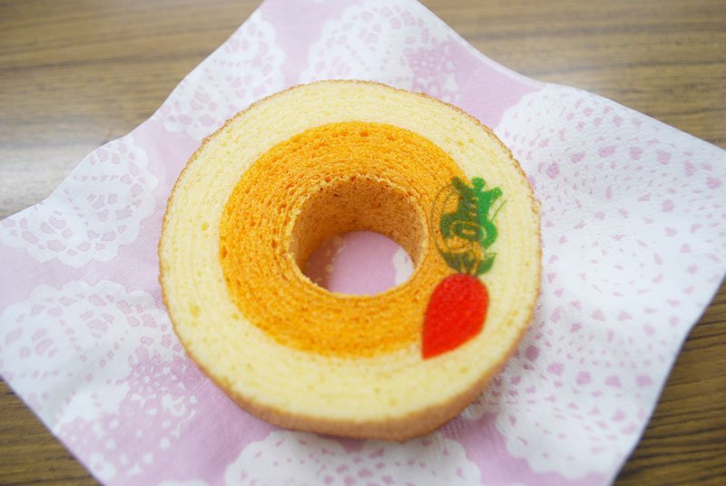 ご当地「ニンジン」でバウムクーヘン　市立船橋高生が開発、地元製菓会社が協力　ファミリーマートで限定販売