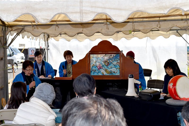 【東日本大震災１２年】津波の記憶、次代へ語り継ぐ　旭、実話基にした紙芝居に涙　旧仮設住宅には当時の新聞展示