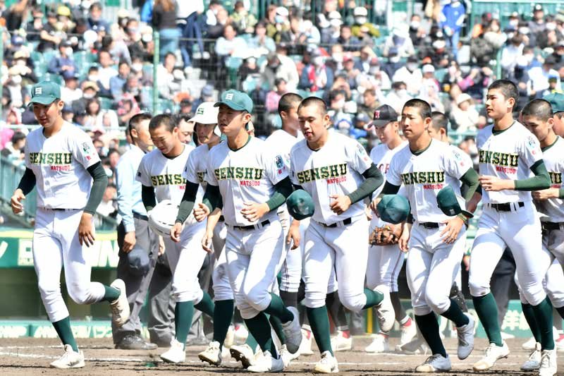 広陵との準々決勝で敗れた専大松戸ナイン＝甲子園