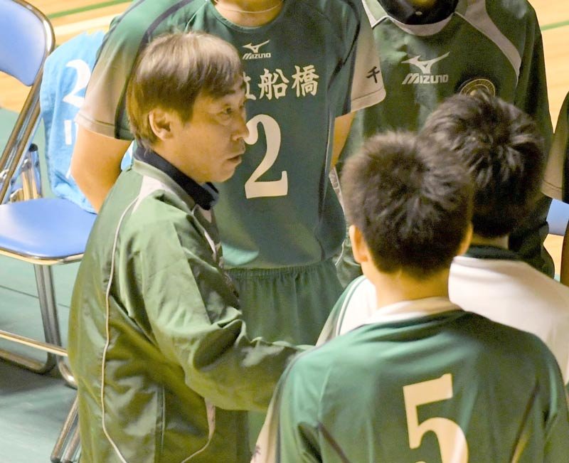市船橋高男子バレー部員に暴行　顔にボール投げつけ、髪引っ張る　元顧問を略式起訴　佐倉区検