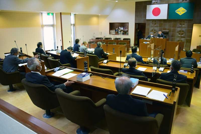 議員辞職勧告決議案について協議された議会改革特別委員会＝３０日、長生村議会議場