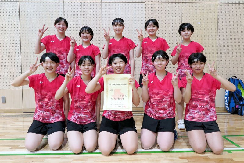 女子団体優勝の西武台千葉（県高体連提供）