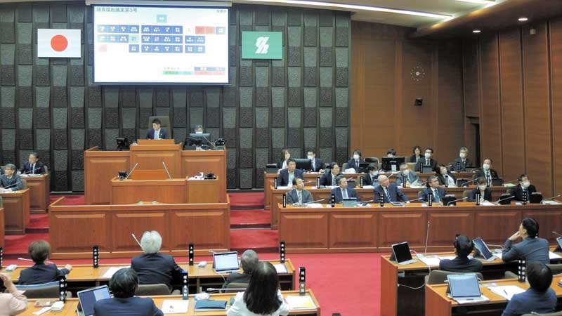 条例案は賛成多数で可決された＝２日午後、柏市議会