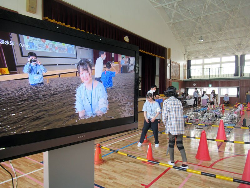体育館に水が…ＡＲ技術で「仮想浸水」体験　ＮＴＴ東日本が防災授業　鎌ケ谷の小学校