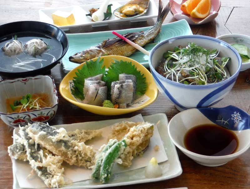 「入梅いわし」水揚げ　銚子、脂乗り特においしい時季　飲食店に千葉県内外から多くの人