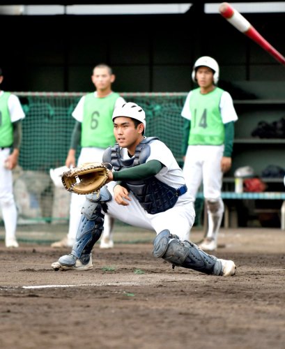 常勝支える献身性　「春夏」へ最強の黒子　吉田慶剛（専大松戸）　【マスク越しの視線　主役は捕手】（８）