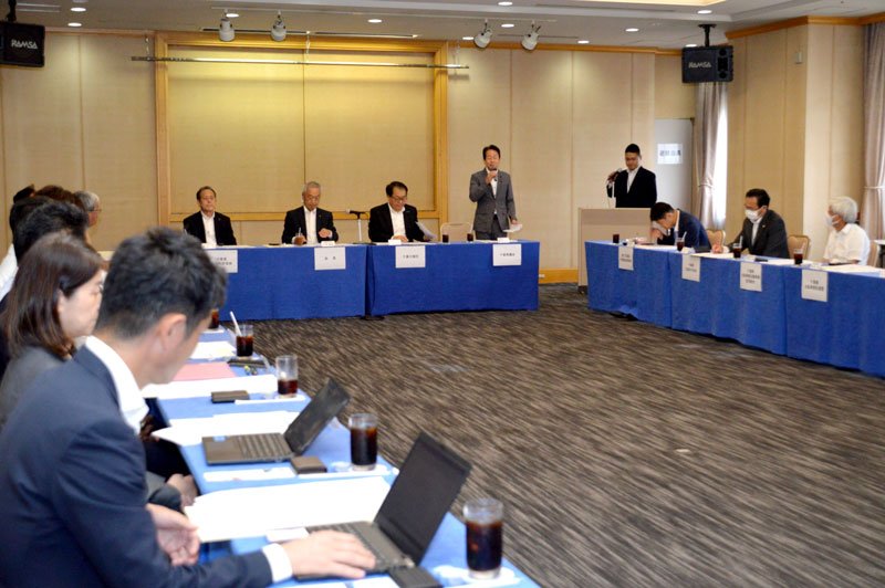 「ツール・ド・ちば２０２３」のコースや日程などを確認した実行委員会設立総会＝７日、千葉市中央区
