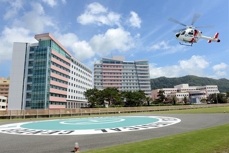 亀田総合病院を中核とする亀田メディカルセンターの全景（鉄蕉会提供）