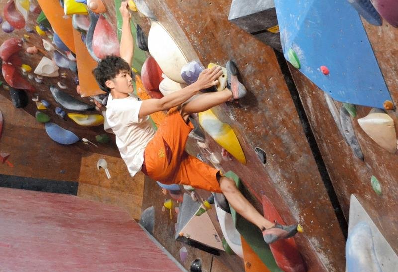 世界の壁も自然体で　五輪１枠へ「リベンジ」　スポーツクライミング　安楽宙斗さん（１６）＝八千代市、八千代高２年　【千葉県誕生１５０年　ミライのちば人】