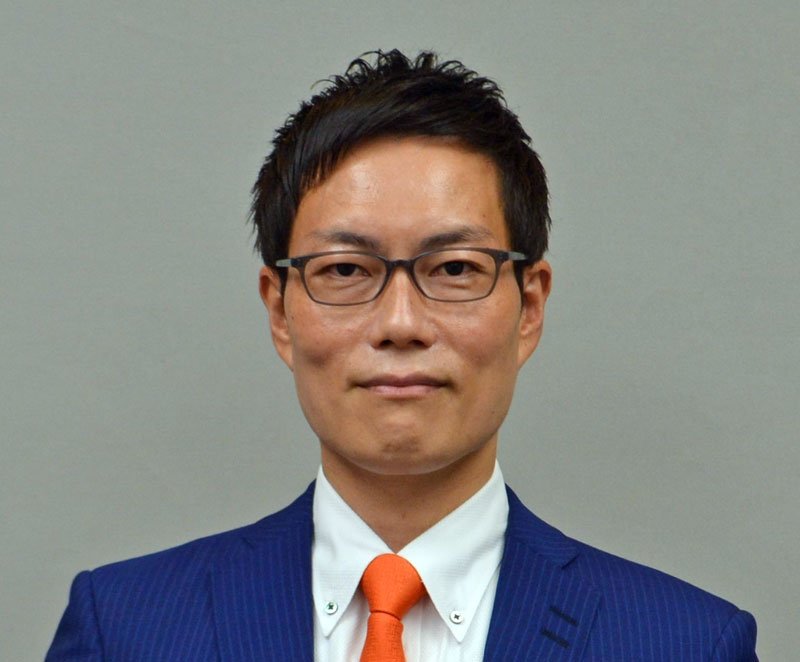 秋本真利氏
