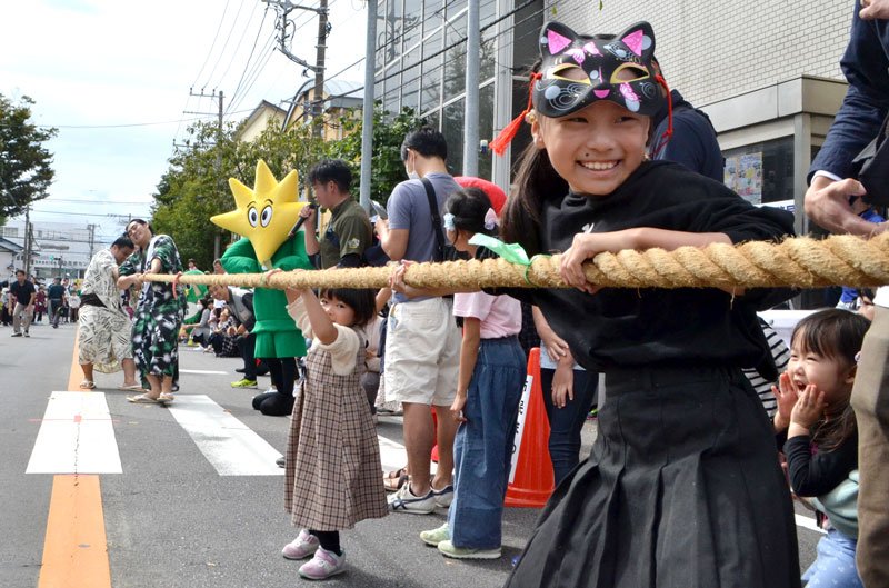 園児元気きらっとサンバ　習志野で市民祭り