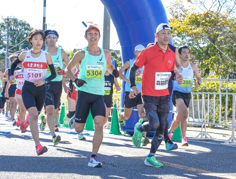 ファイト！増田明美さんランナー激励　地元いすみでマラソン大会　ゲストの森脇健児さんも盛り上げ