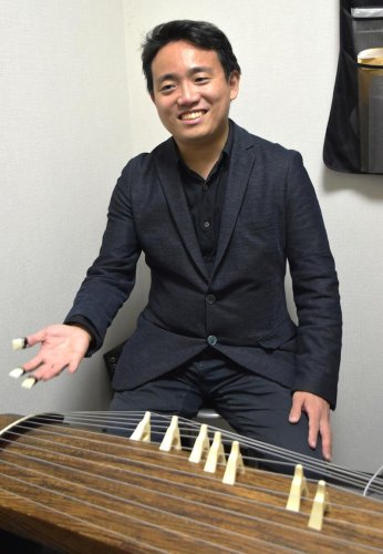 取材に応じる沖政さん＝市川市
