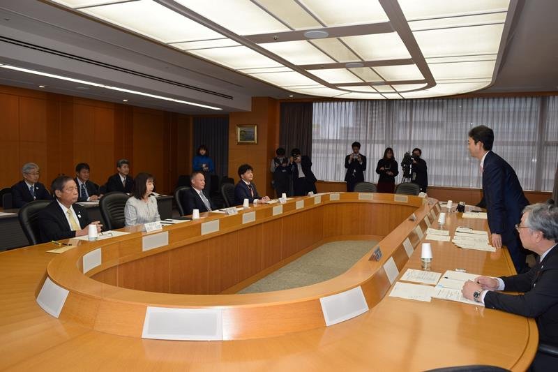知事と香取地域４市町長の意見交換会＝２日、県庁
