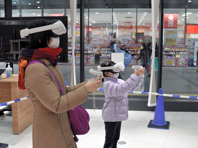 千葉常胤と一緒に九尾の狐を倒せ！　千葉銀支店でＶＲゲーム「月星の記憶」体験会　千葉の歴史を改変しようとする妖怪を退治